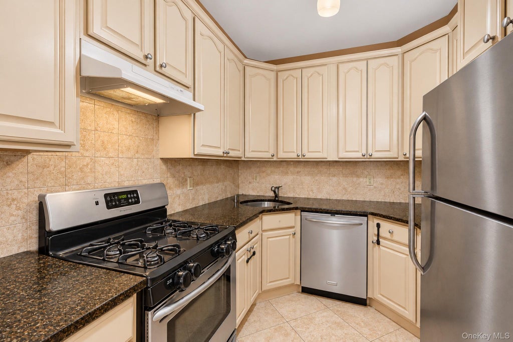 Photo of 1674 E 22nd Street #3B, Brooklyn, NY 11229 (MLS # 1062496)