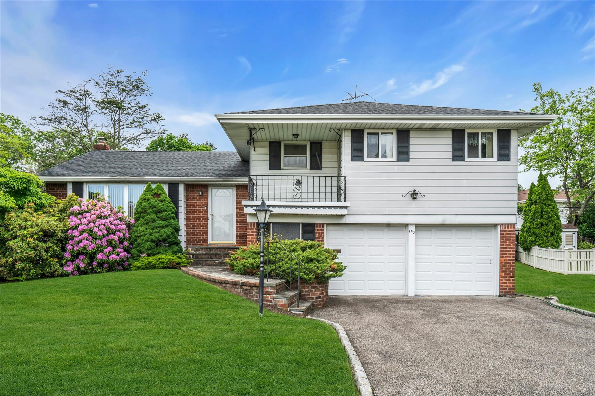150 Northern Parkway, Plainview, New York image 2