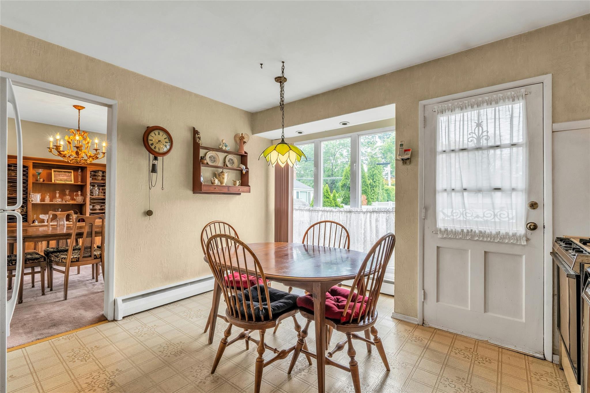 150 Northern Parkway, Plainview, New York image 9