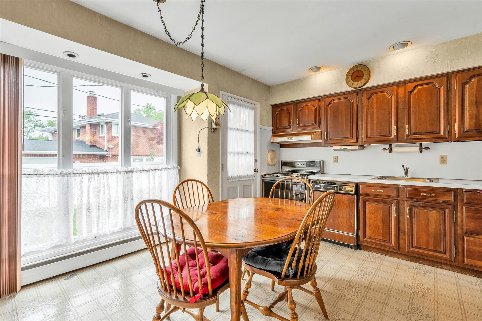 150 Northern Parkway, Plainview, New York image 10