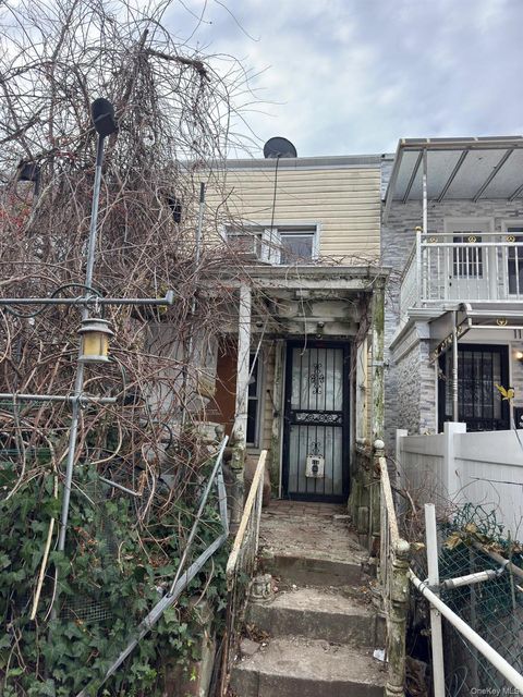 11842 155th Street Baisley Park NY 11434