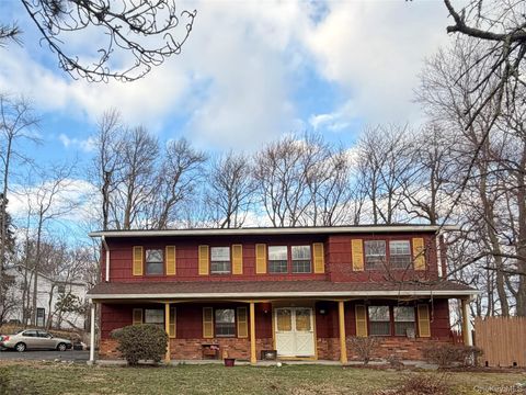 Homes For Sale - 15 Bonnie Court<br/> Spring Valley, NY 10977