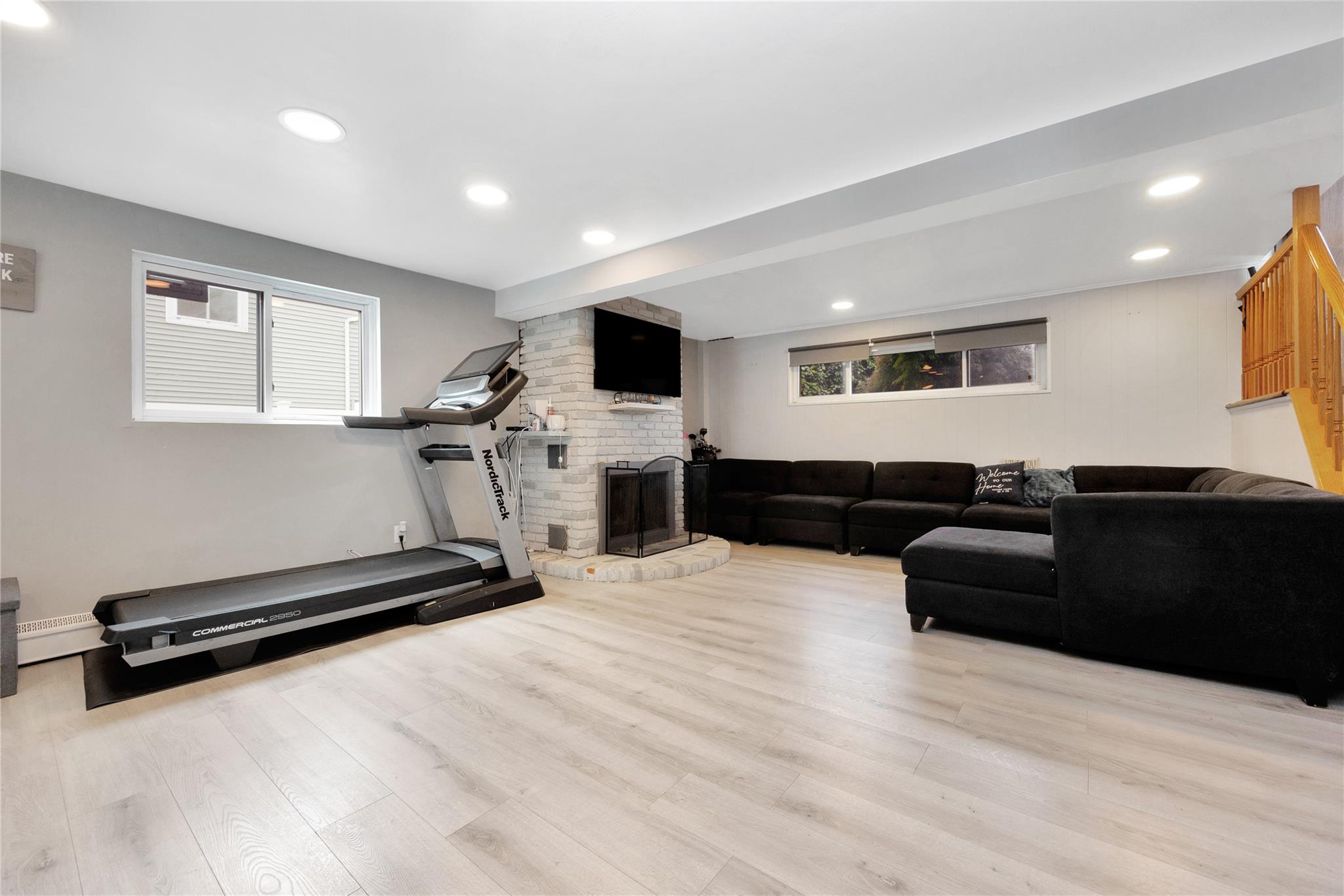 23 Evelyn Drive, Bethpage, New York image 16