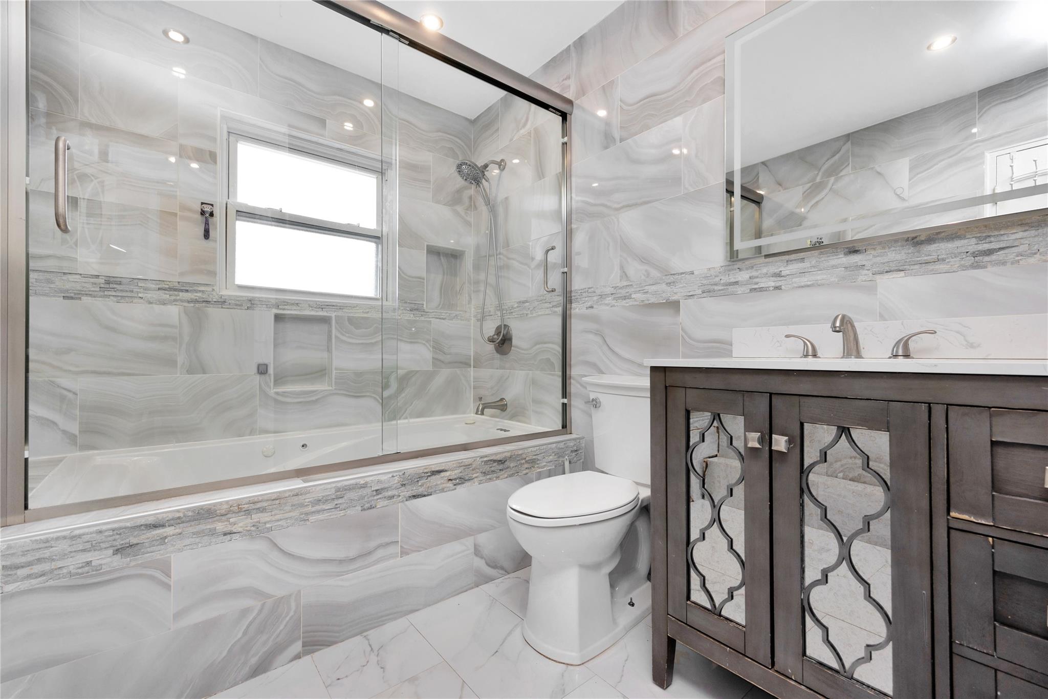 23 Evelyn Drive, Bethpage, New York image 12