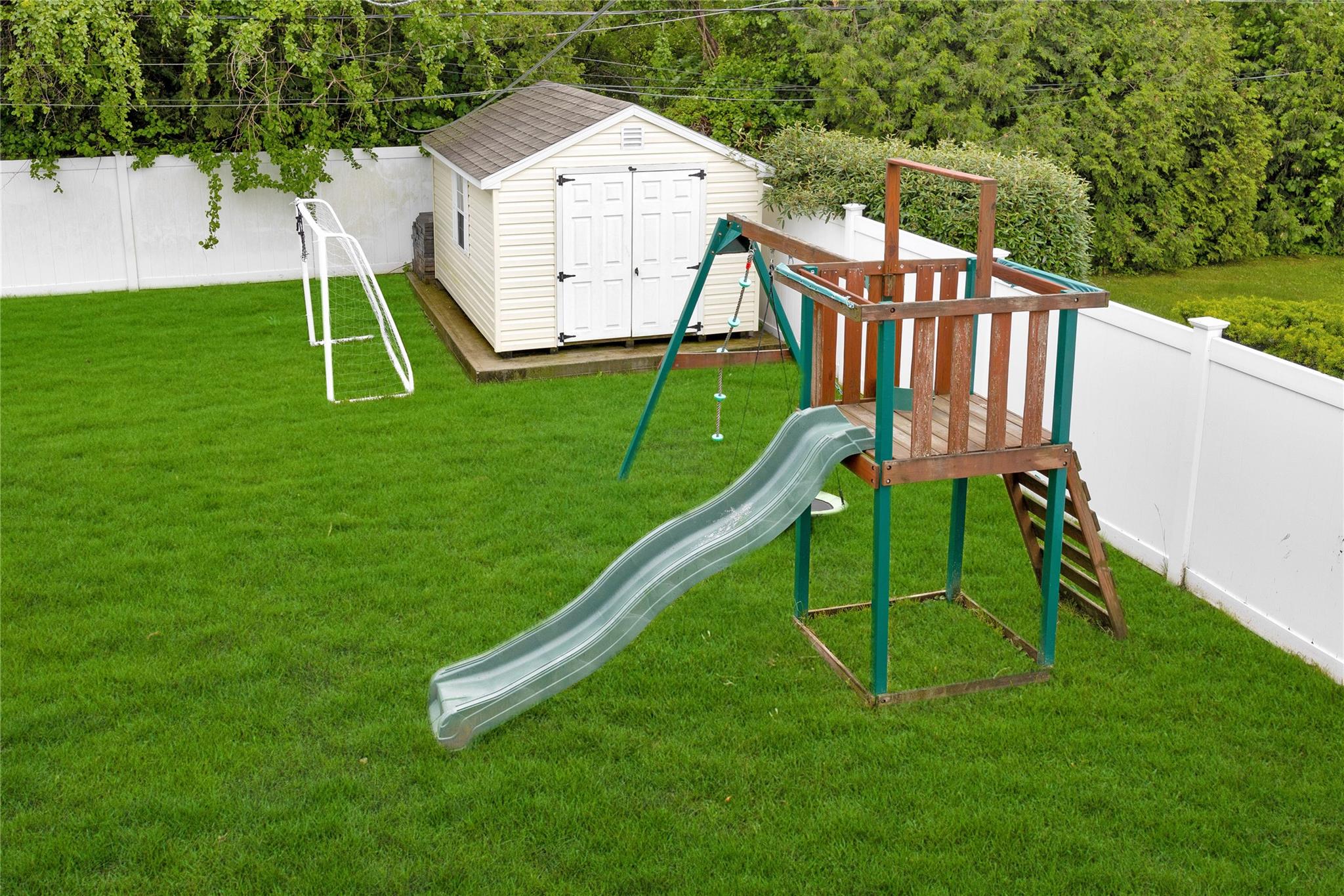 23 Evelyn Drive, Bethpage, New York image 29