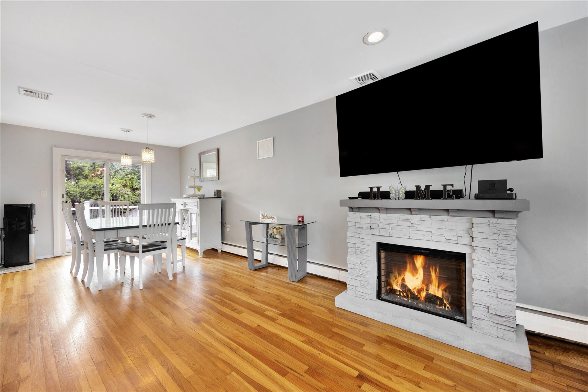 23 Evelyn Drive, Bethpage, New York image 6