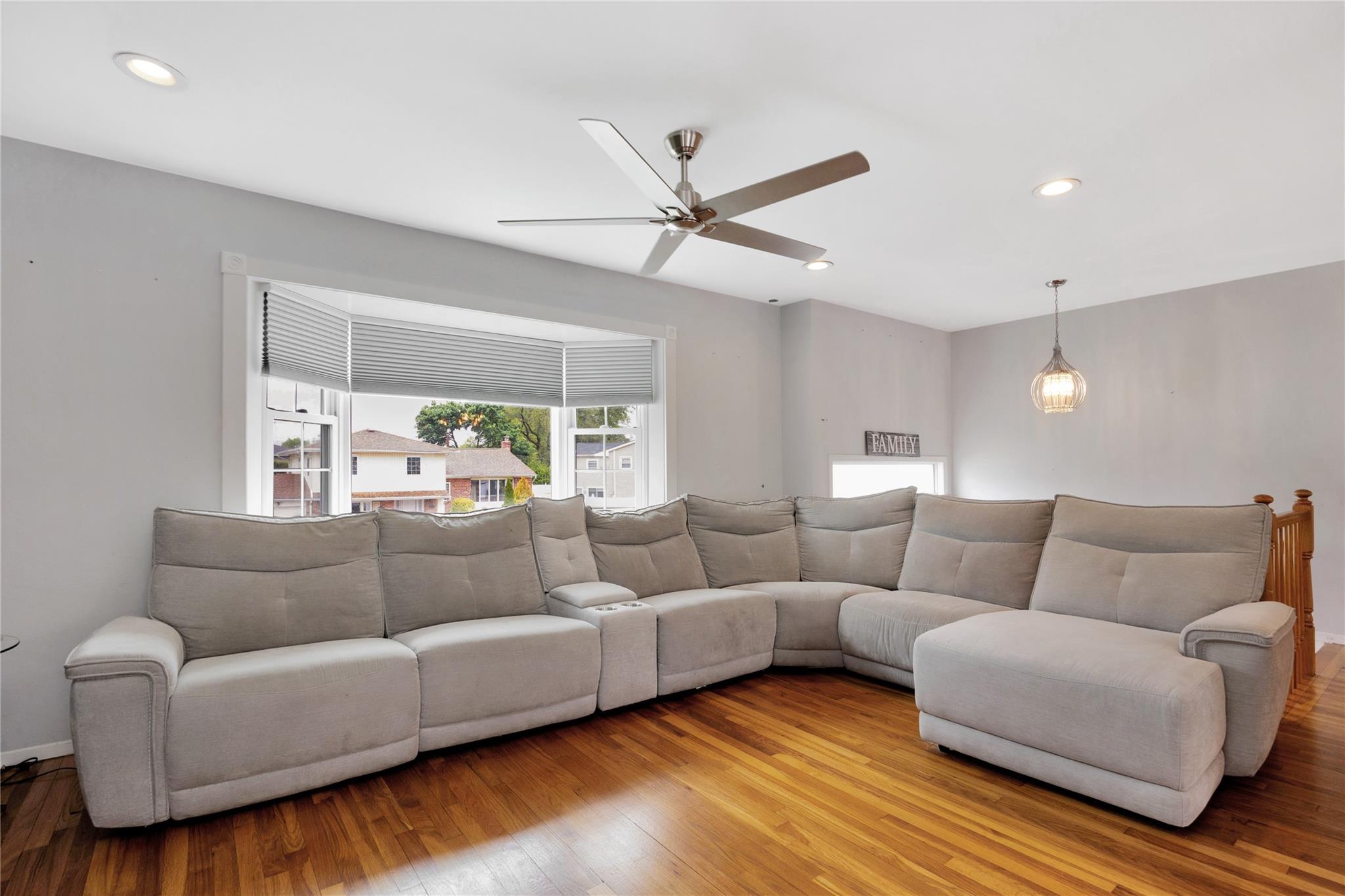 23 Evelyn Drive, Bethpage, New York image 5