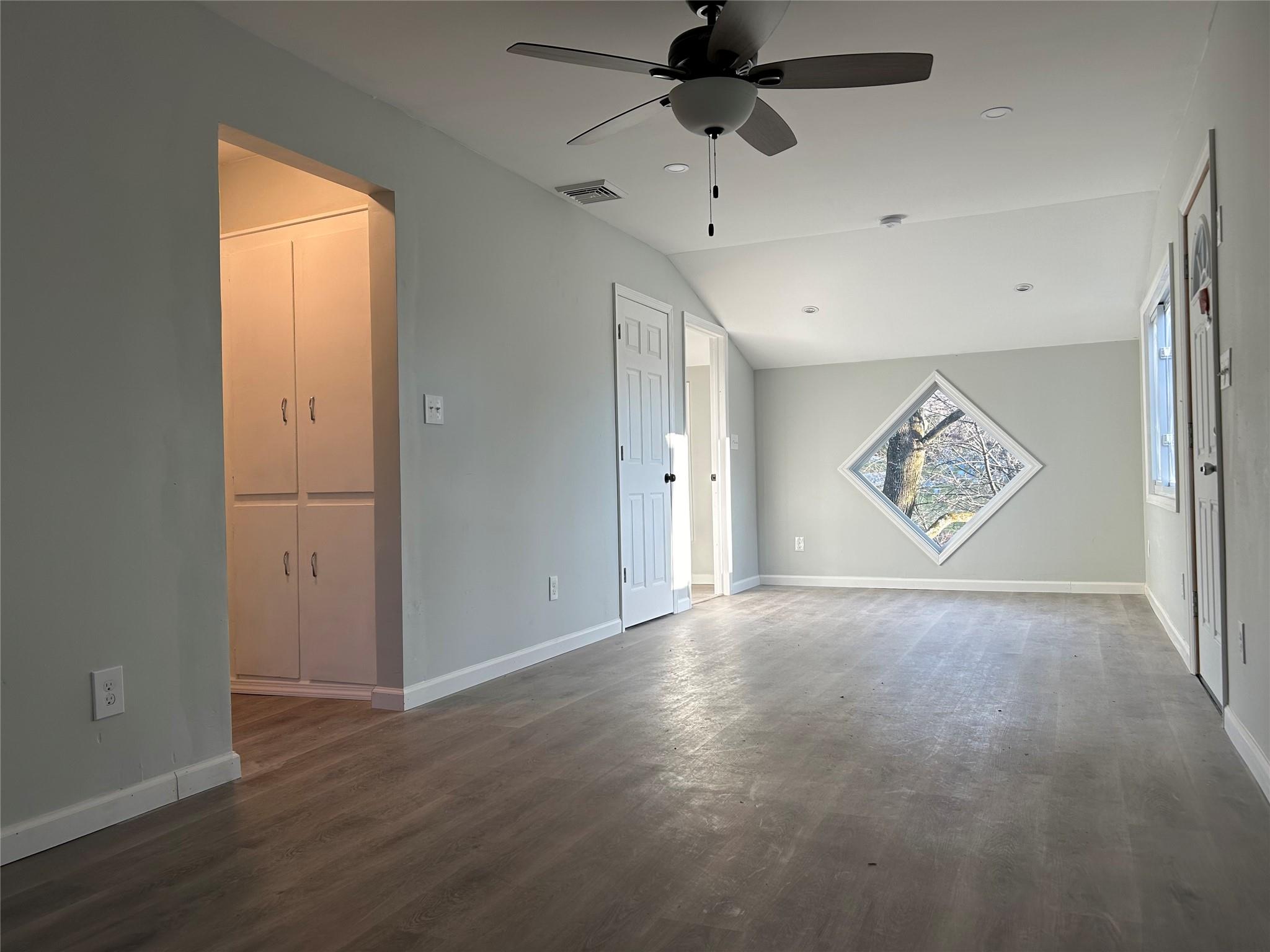 Washington Avenue, Beacon, New York - 4 Bedrooms  
2 Bathrooms  
6 Rooms - 