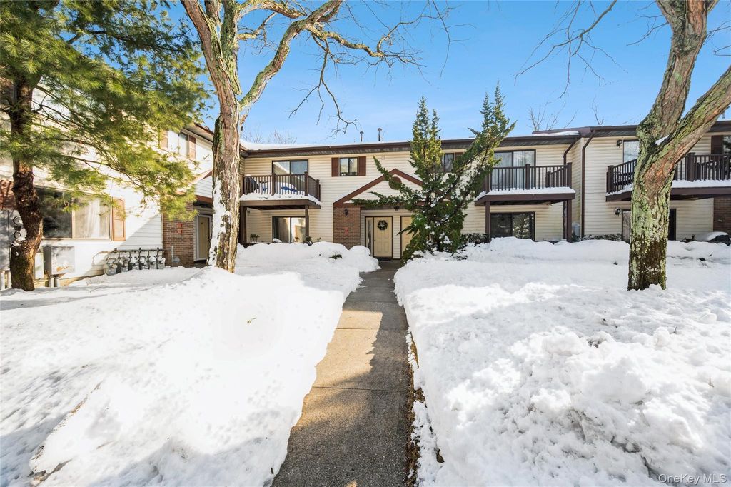 Photo of 615 Broadway #57, Amityville, NY 11701 (MLS # 964967)