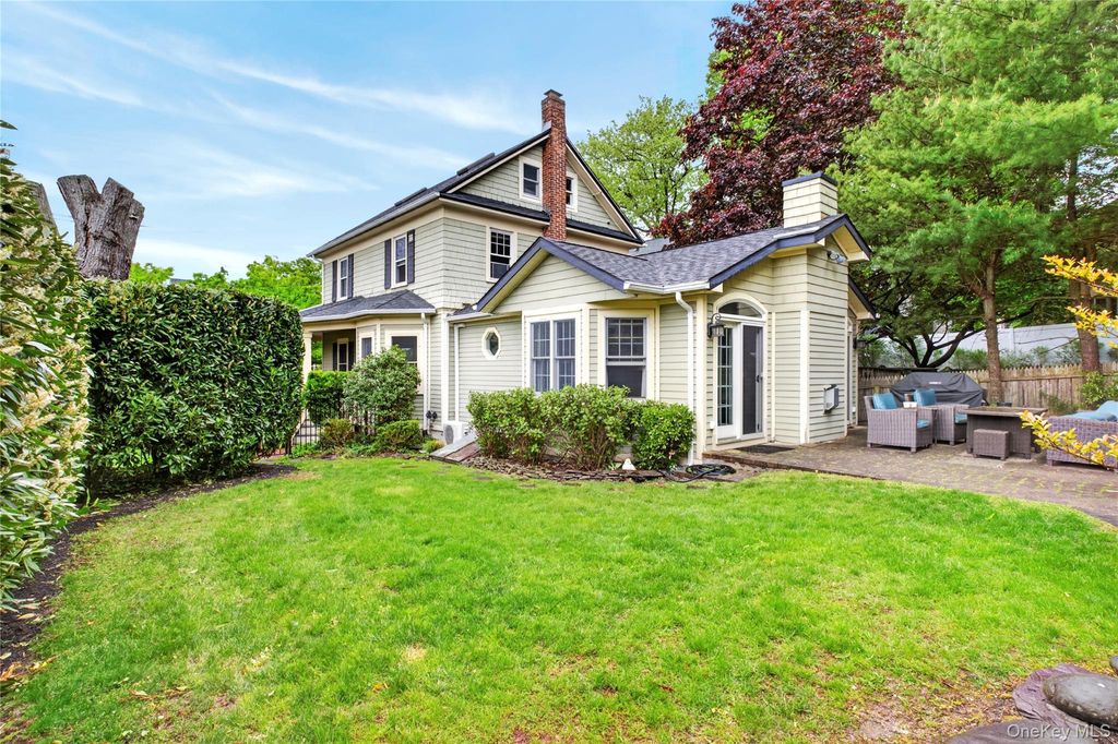Photo of 2 Van Buren Street, Port Washington, NY 11050 (MLS # 995977)