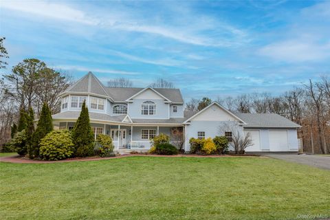 Photo of 287 Dayton Avenue, Manorville, NY 11949 (MLS # 981965)