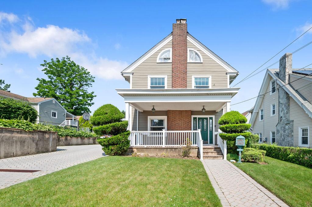 Property for Sale at N Broadway, Yonkers, New York - Bedrooms: 4 
Bathrooms: 3 
Rooms: 7  - $799,000