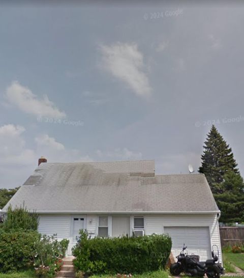 214 7th Street Wantagh NY 11793