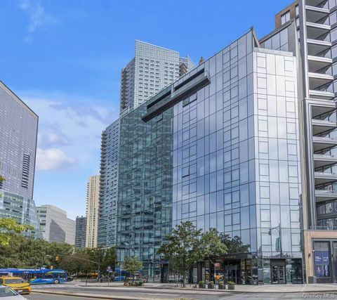 Photo of 5 Court Square #6A, Long Island City, NY 11101 (MLS # 919865)
