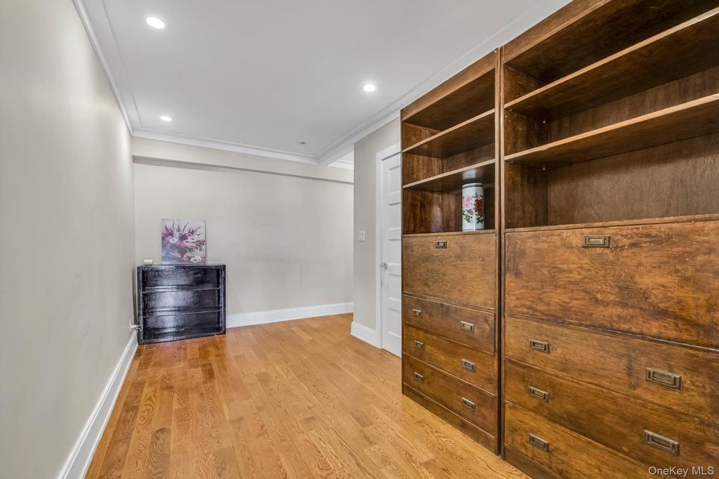 Photo of 132-35 Sanford Avenue #613, Flushing, NY 11355 (MLS # 983589)