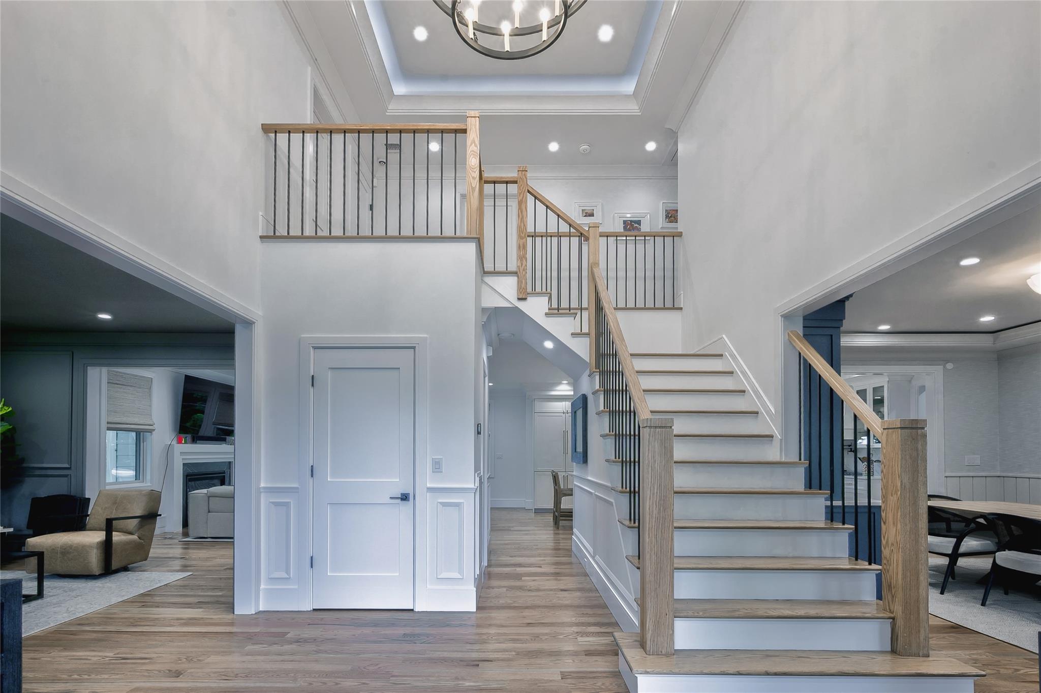 9 Wyndham Way, Port Washington, New York image 2