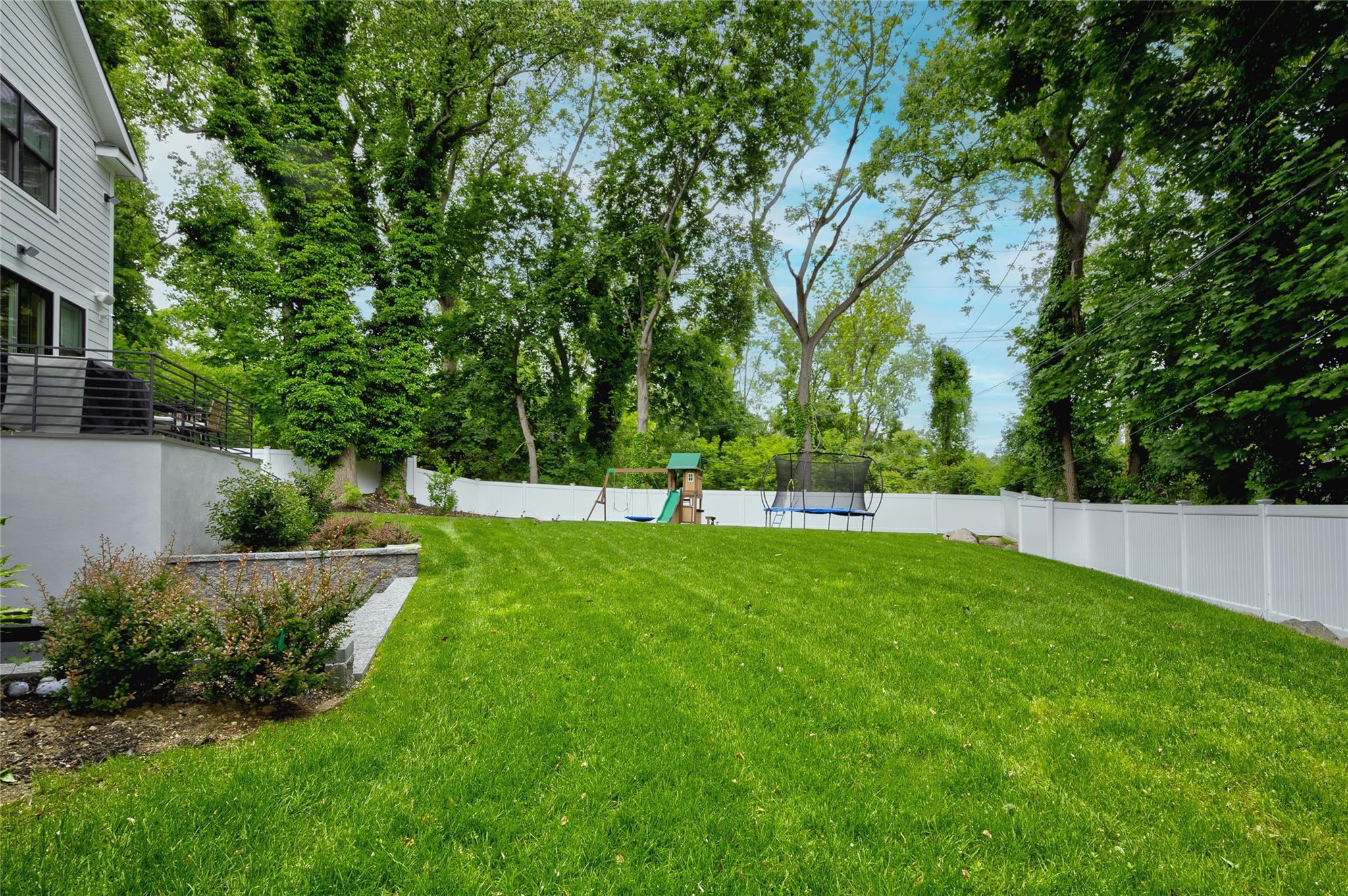 9 Wyndham Way, Port Washington, New York image 23