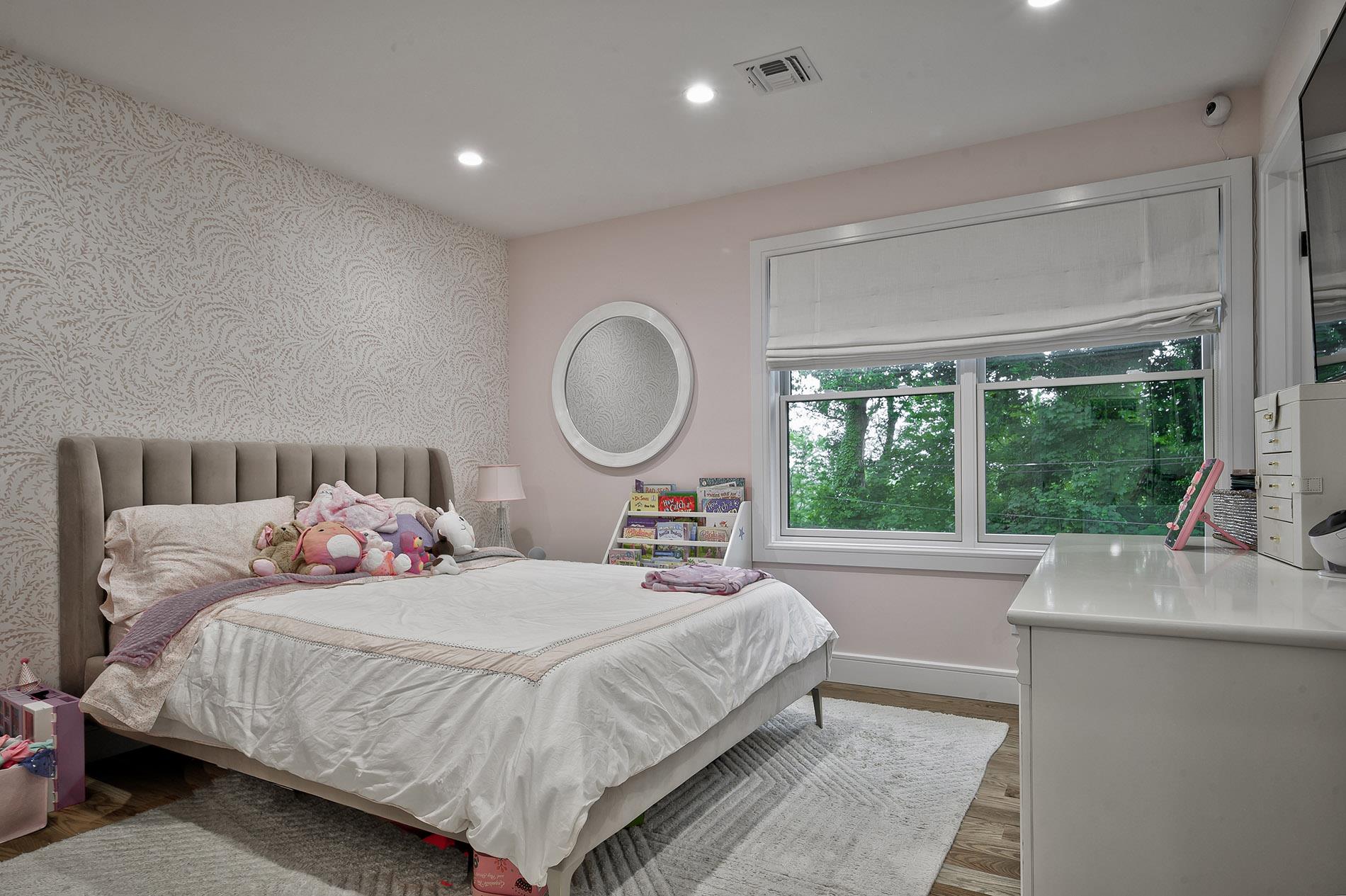 9 Wyndham Way, Port Washington, New York image 18