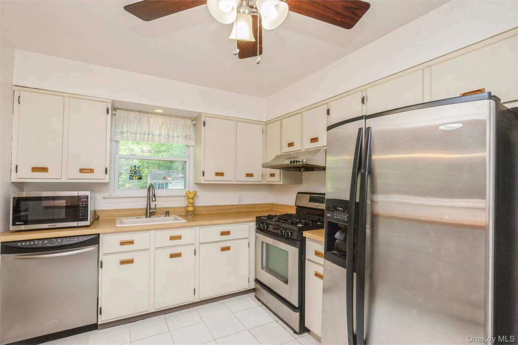 Photo of 23 Forest Drive, East Northport, NY 11731 (MLS # 995718)