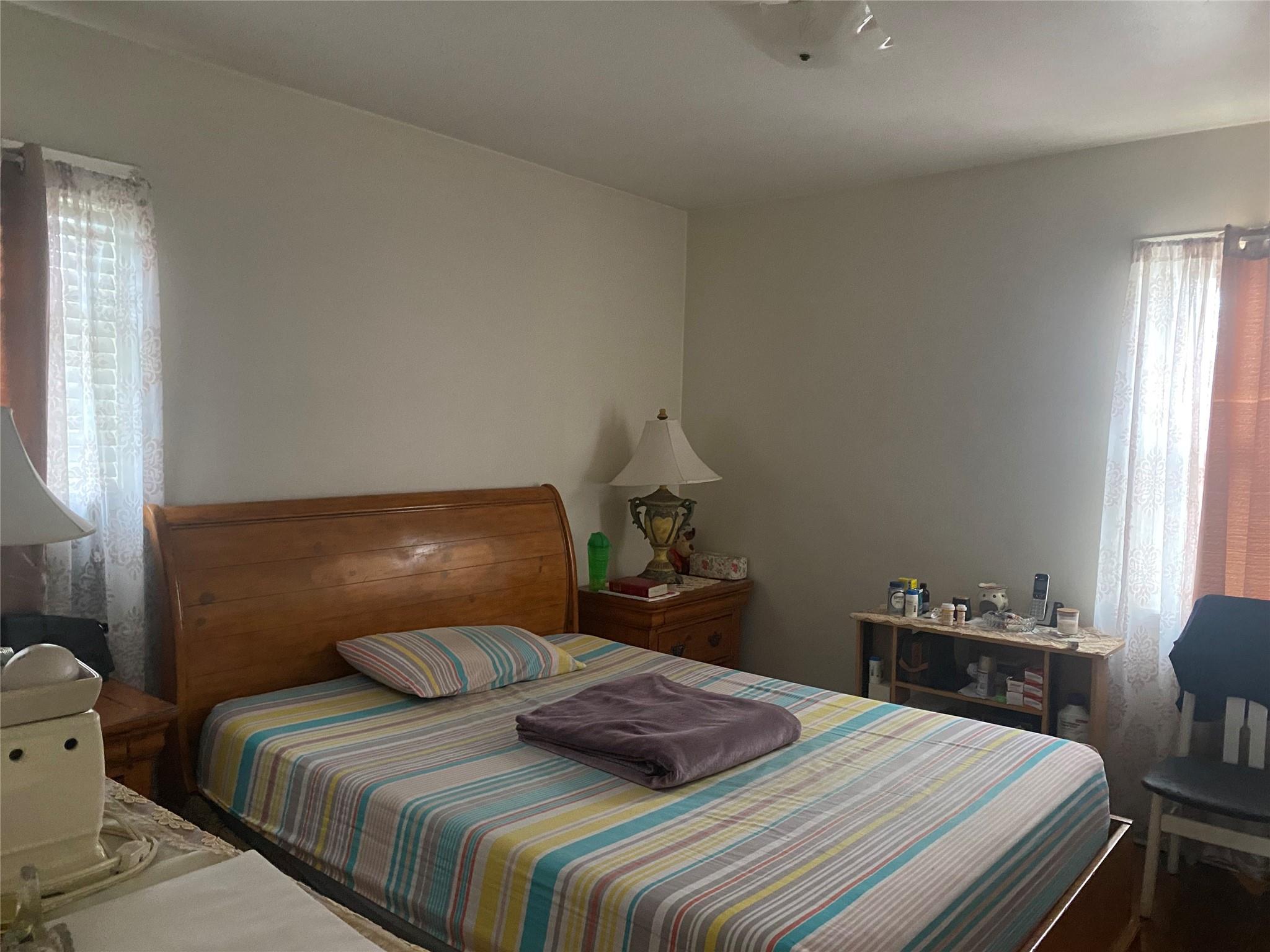 10660 Ditmars Boulevard