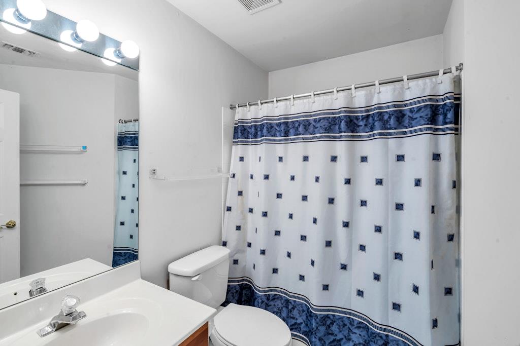 30 Julia Circle, Middle Island, New York image 22