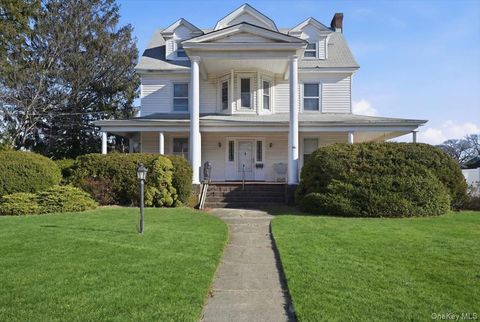 Homes For Sale - 590 Waterview Road<br/> Oceanside, NY 11572