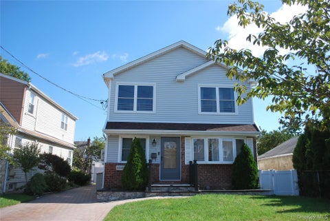 Photo of 42 13th Avenue, Mineola, NY 11501 (MLS # 1065052)
