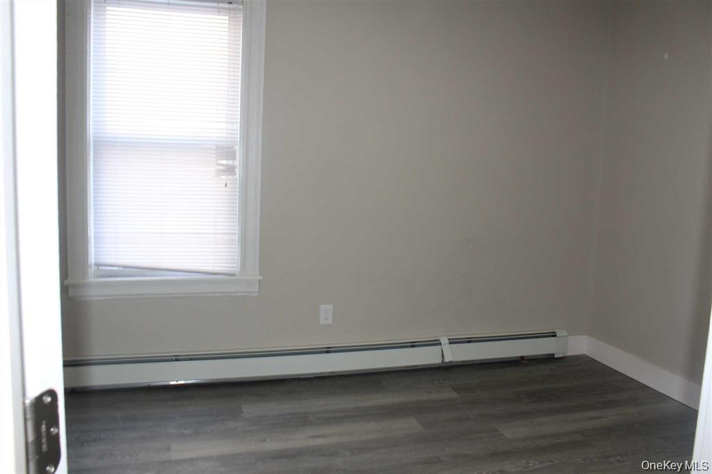 Poughkeepsie, New York 12601, United States, 2 Bedrooms Bedrooms, ,1 BathroomBathrooms,Residential,Pending,252431