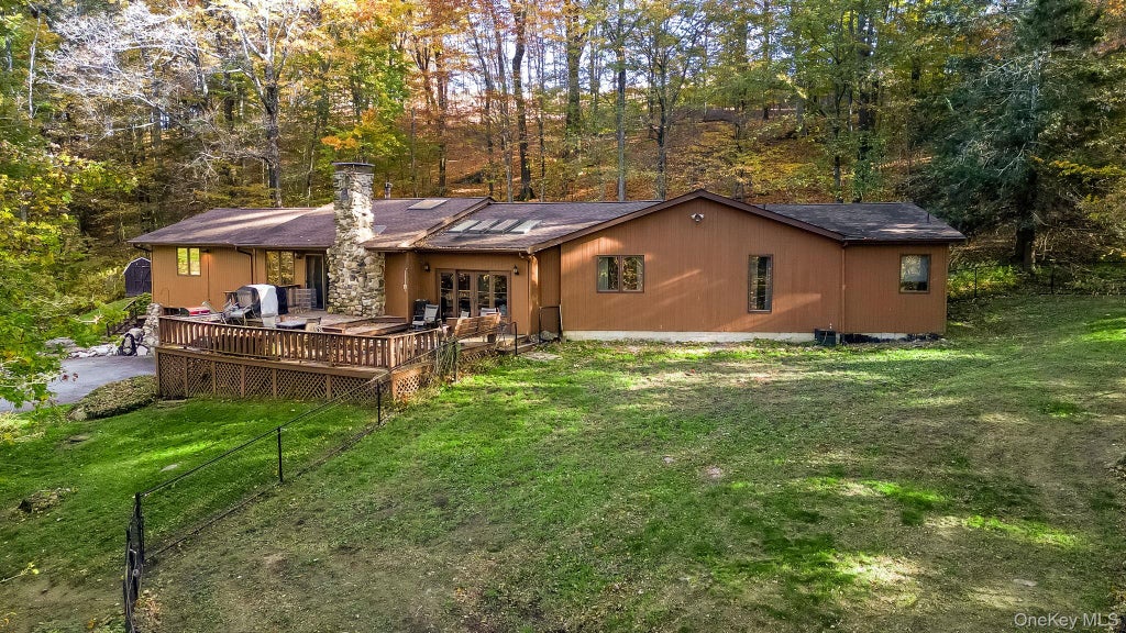 Photo of 38 Chapel Ct Court, Pine Bush, NY 12566 (MLS # 1066710)
