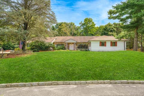 Homes For Sale - 4 Rose Court<br/> Centereach, NY 11720