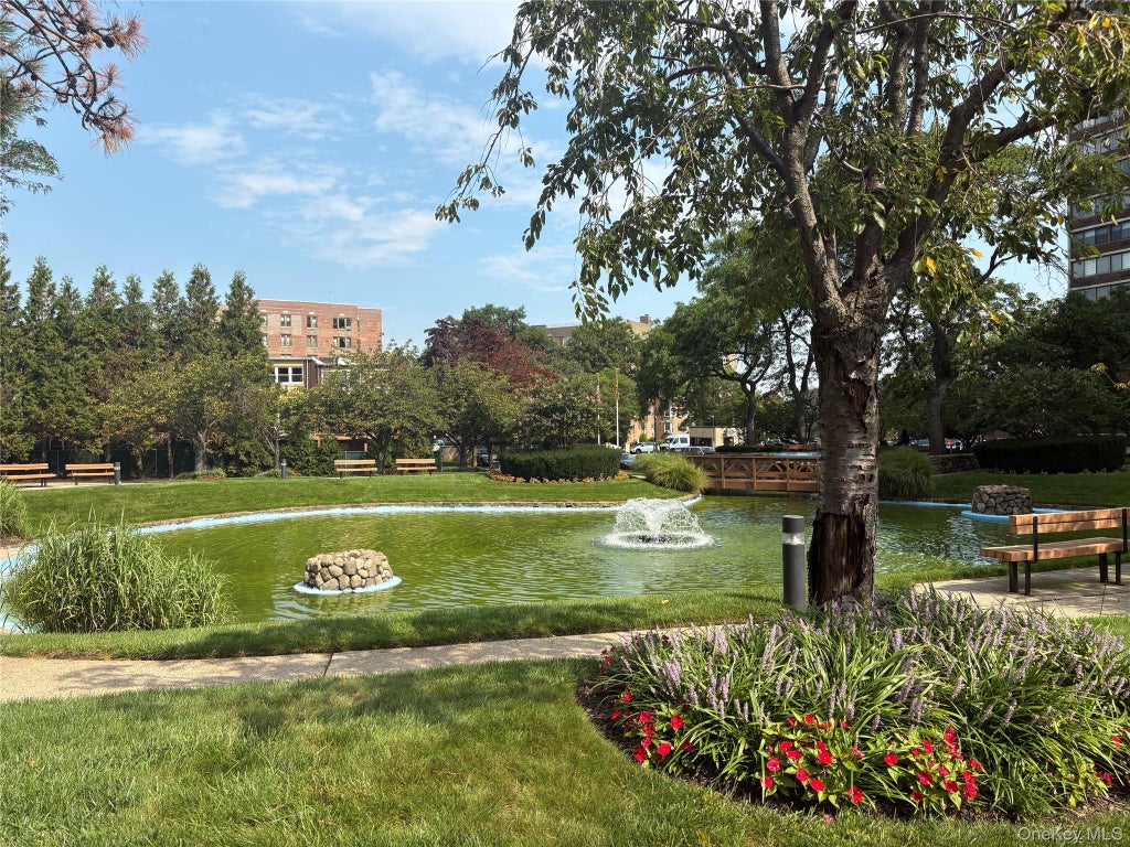 Photo of 2 Bay Club Drive #10M, Bayside, NY 11360 (MLS # 1055648)