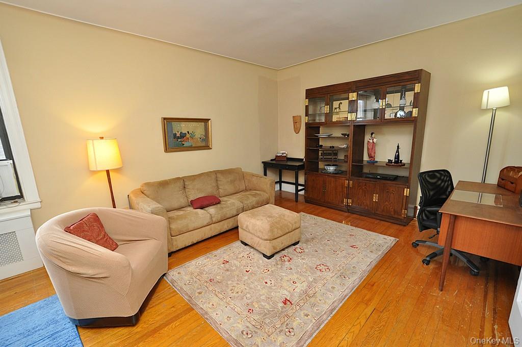 143 Garth Road 5J