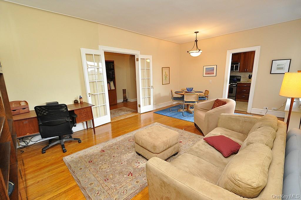 143 Garth Road 5J