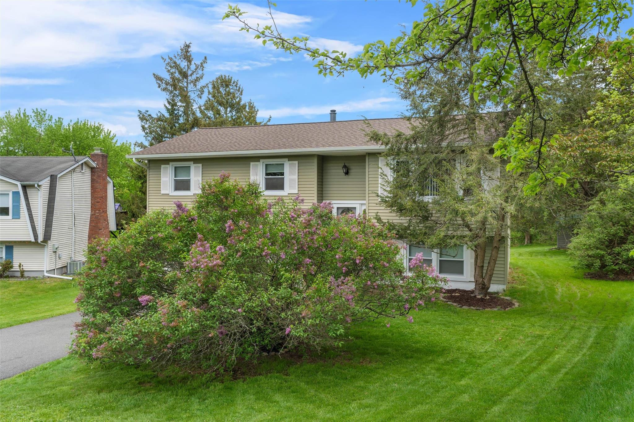 12 Moulton Circle