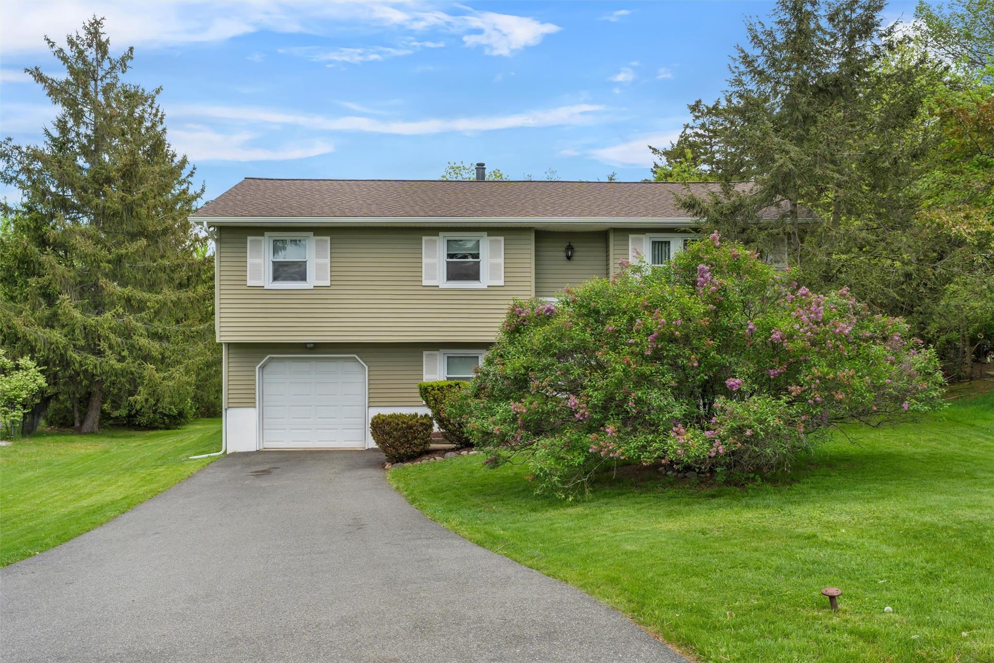 12 Moulton Circle