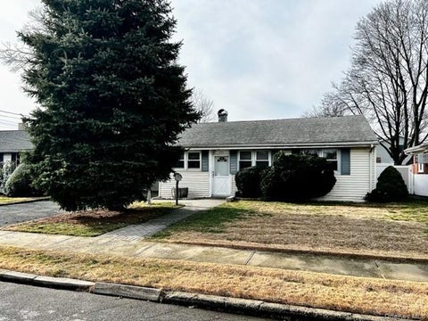 Homes For Rent - 180 Elmwood Street<br/> Nassau County, Valley Stream, NY 11581