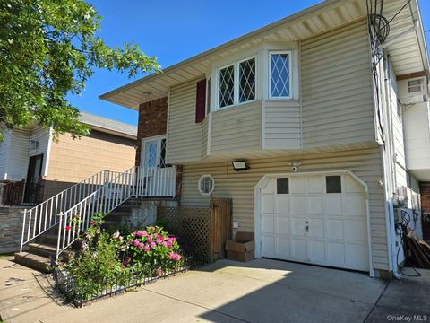 Photo of 263 Village Avenue, Lynbrook, NY 11563 (MLS # 908076)