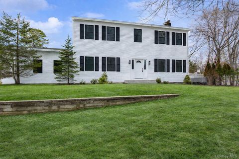 Homes For Rent - 34 Starboard Road<br/> Hampton Bays, NY 11946