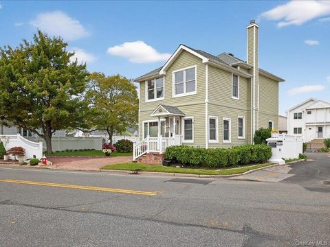 409 Bayville Avenue Bayville NY 11709