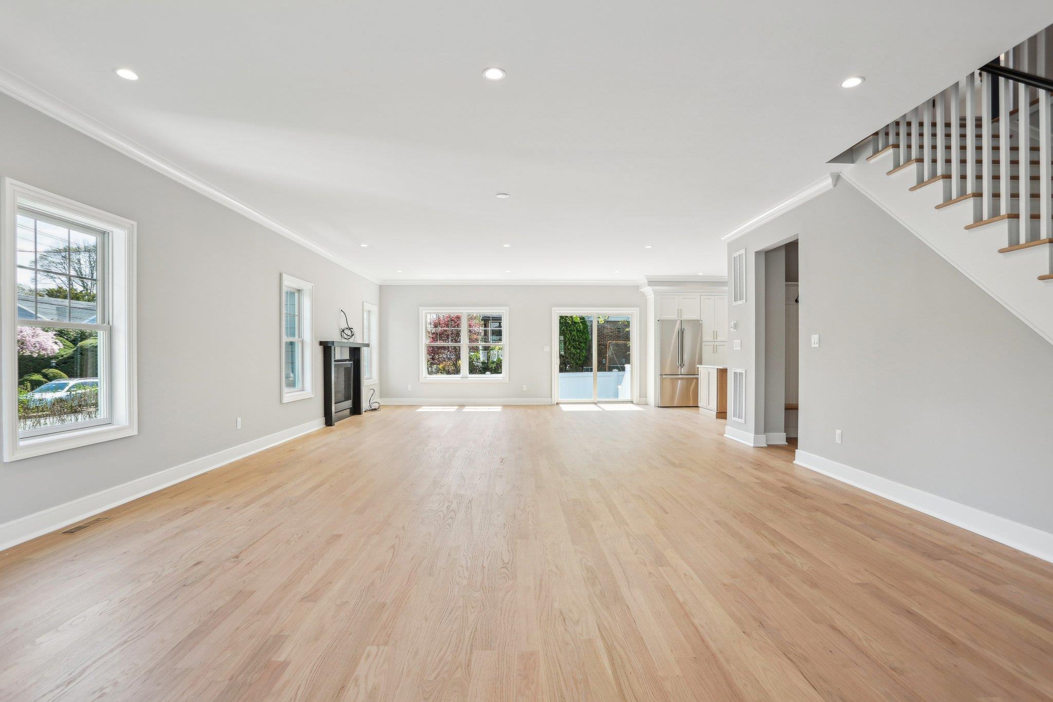 44 Harbor Hills Drive, Port Washington, New York image 2