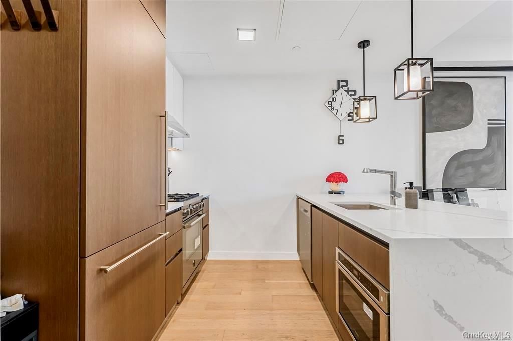 Photo of 33-66 farrington street St, Flushing, NY 11354 (MLS # 920963)