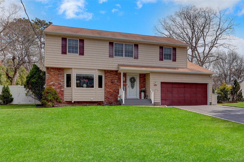 Photo of 255 Blake Avenue, Bohemia, NY 11716 (MLS # 984604)