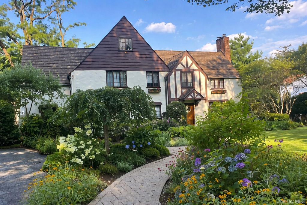 Photo of 23 Forbes Boulevard, Eastchester, NY 10709 (MLS # 984691)