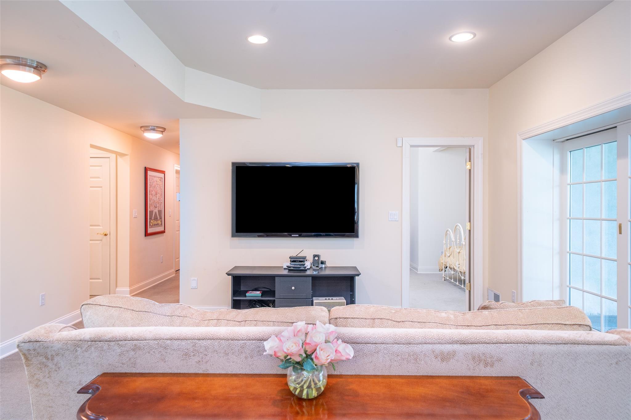 8 Turtleback Way, Chappaqua, New York image 33
