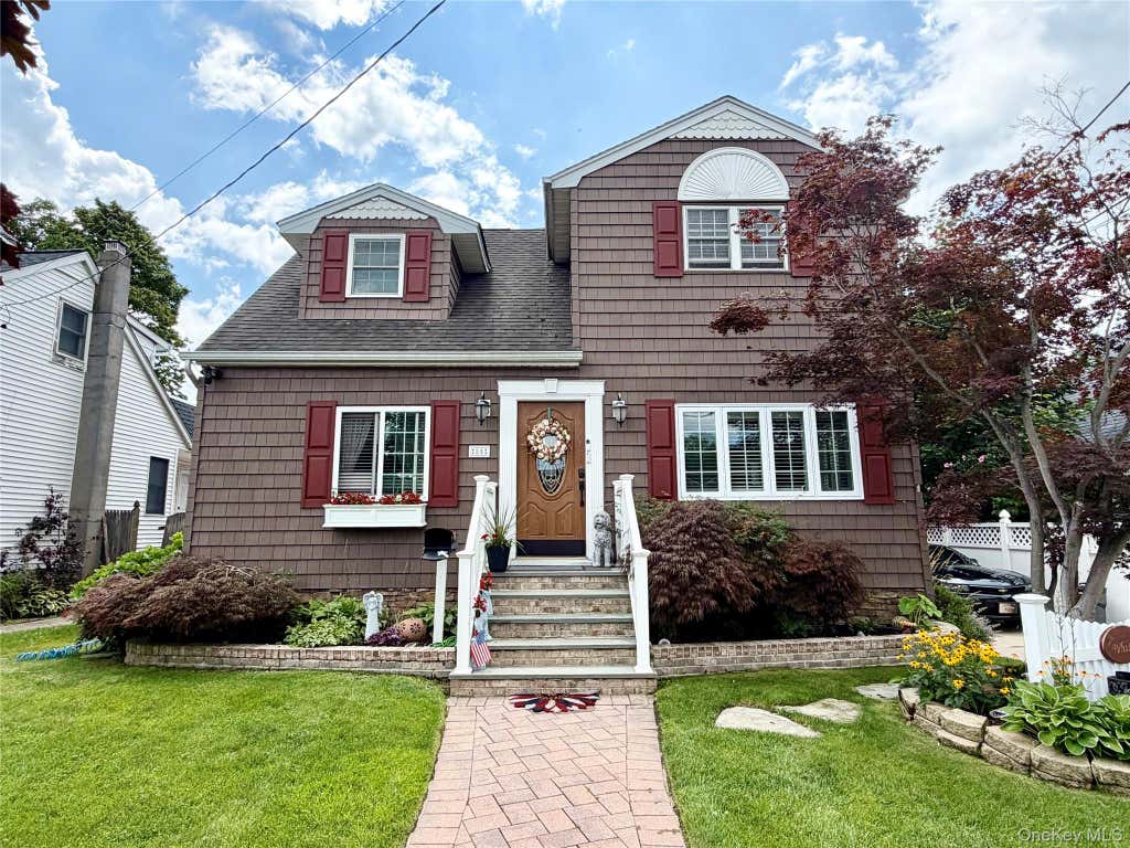 Photo of 55 Willow Lane, Lindenhurst, NY 11757 (MLS # 840531)