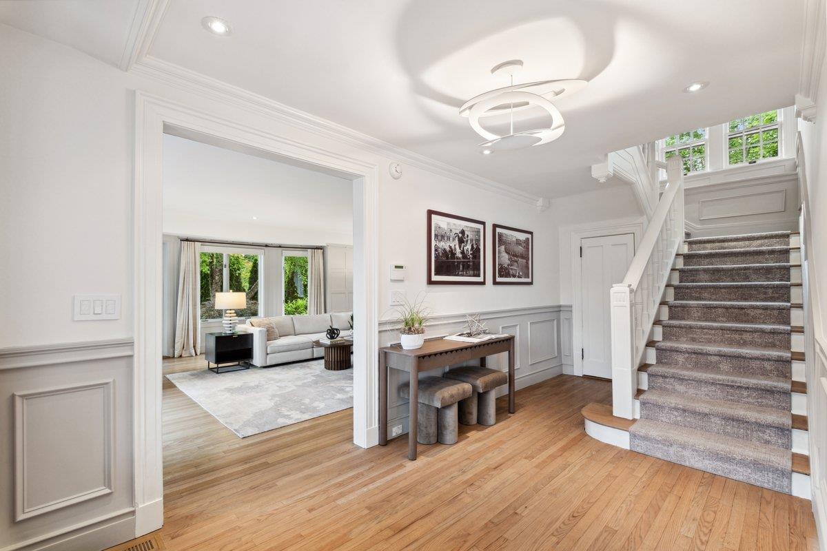 18 Woodbine Avenue