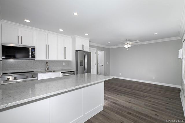 164 W Montauk Highway 3