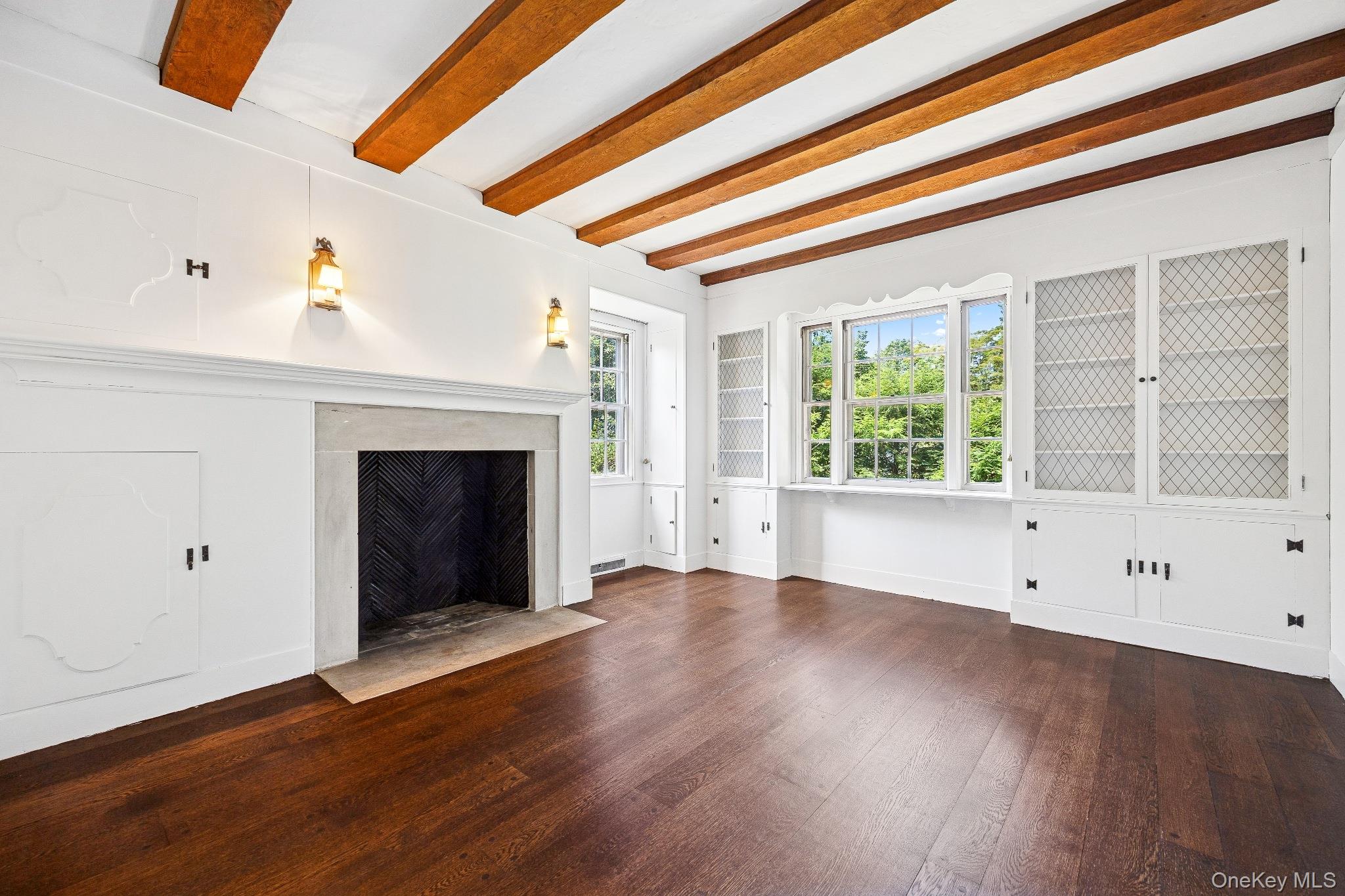 6 Fox Meadow Road