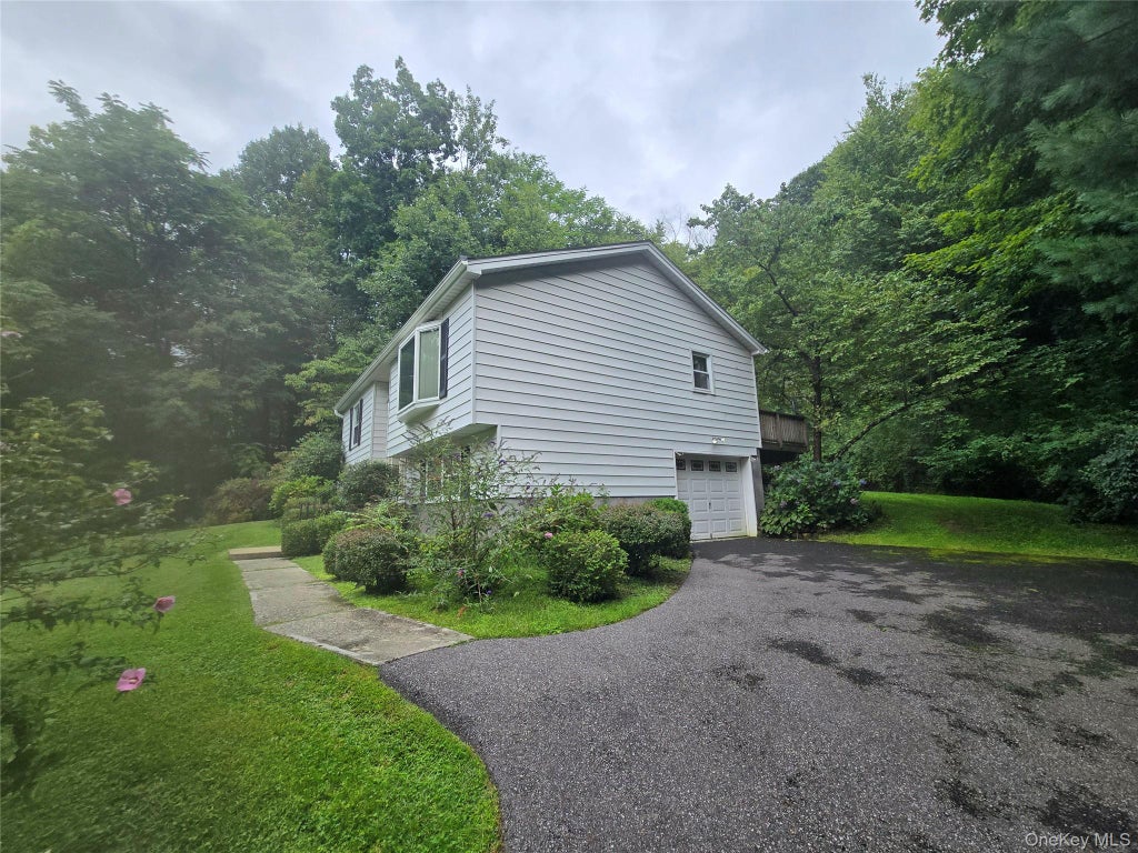 Photo of 37 Boswell Road, Putnam Valley, NY 10579 (MLS # 1046272)