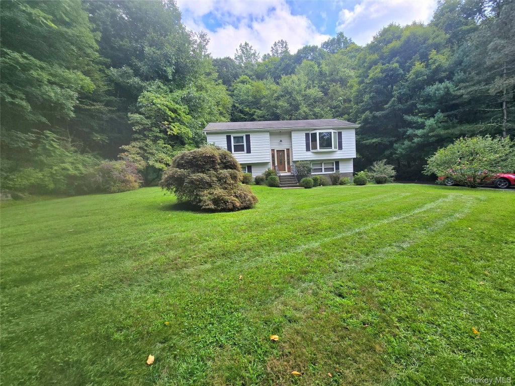 Photo of 37 Boswell Road, Putnam Valley, NY 10579 (MLS # 1046272)